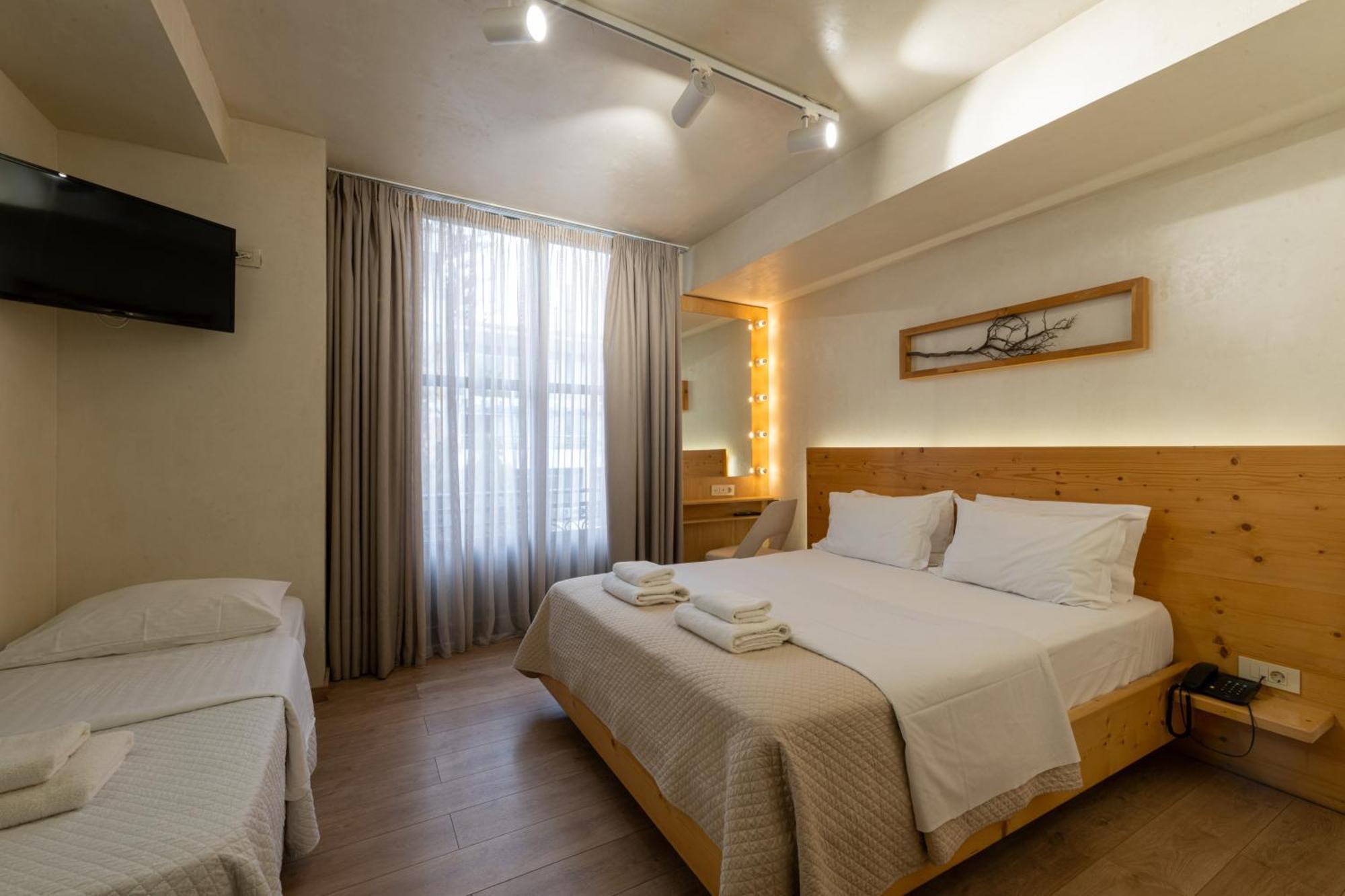 Panellinion Luxury Rooms Kalamata Exterior foto