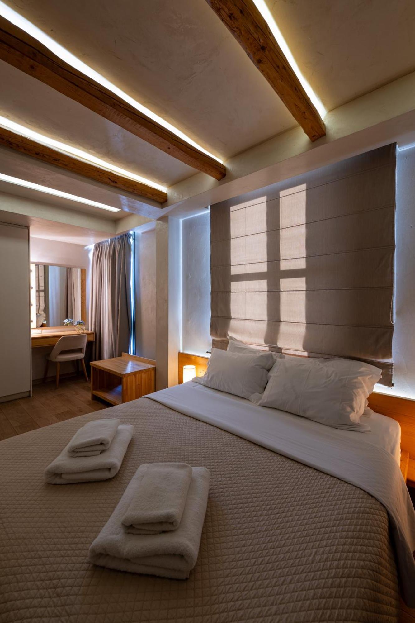 Panellinion Luxury Rooms Kalamata Exterior foto