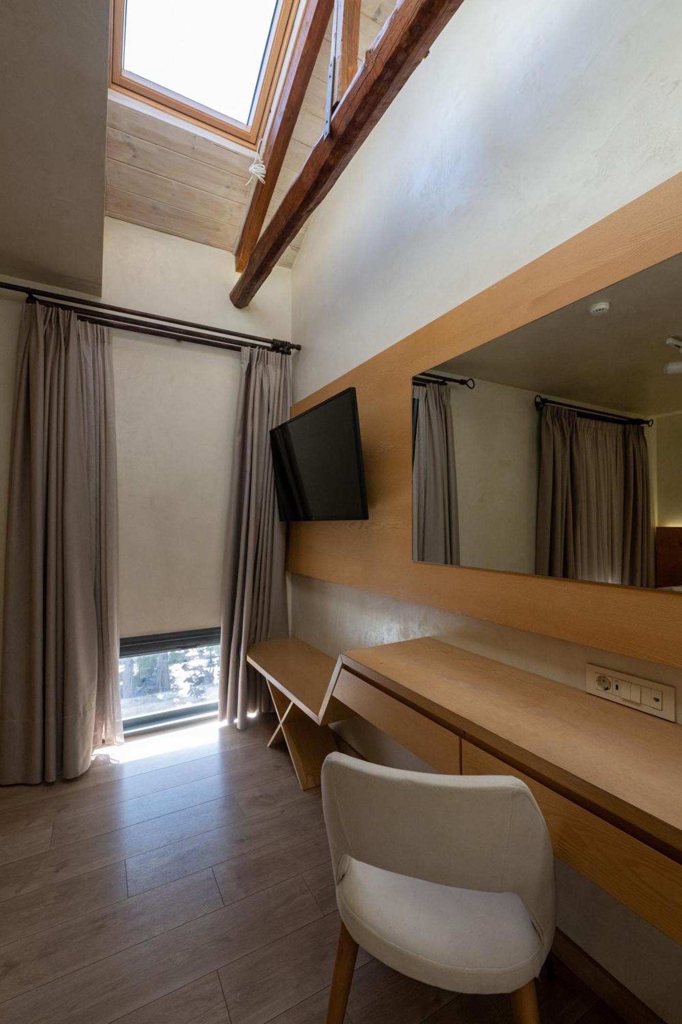Panellinion Luxury Rooms Kalamata Exterior foto